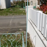 Wrought iron bed and his Swan-neck