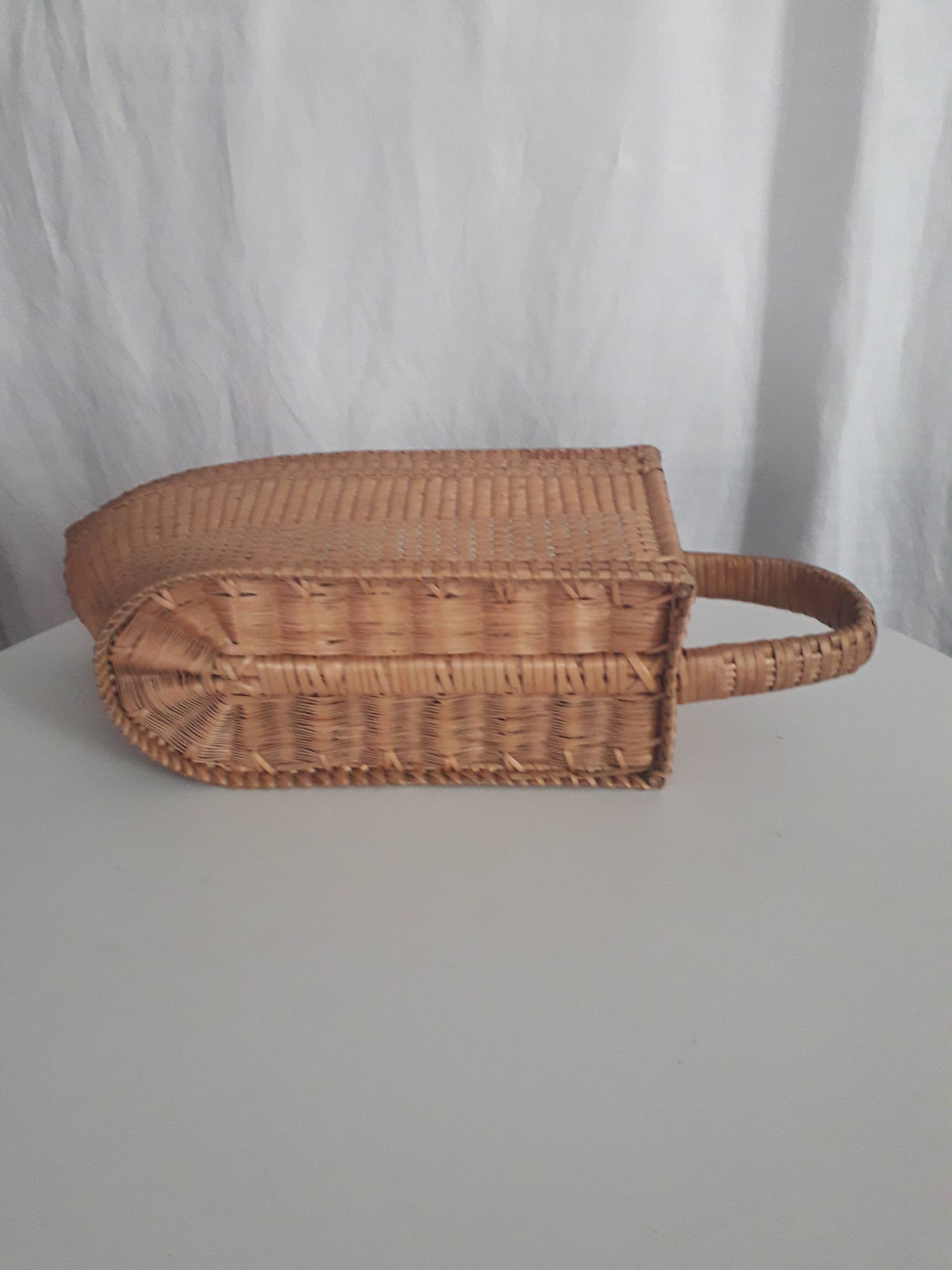 Rattan bottle holder