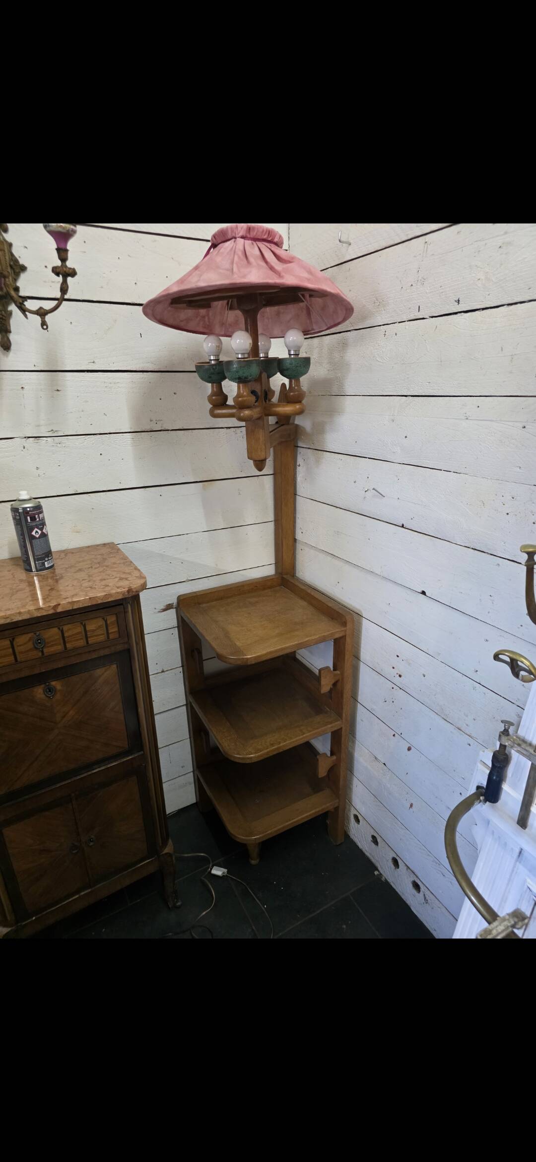 Guillerme and Chambron floor lamp in oak from the 1960s.