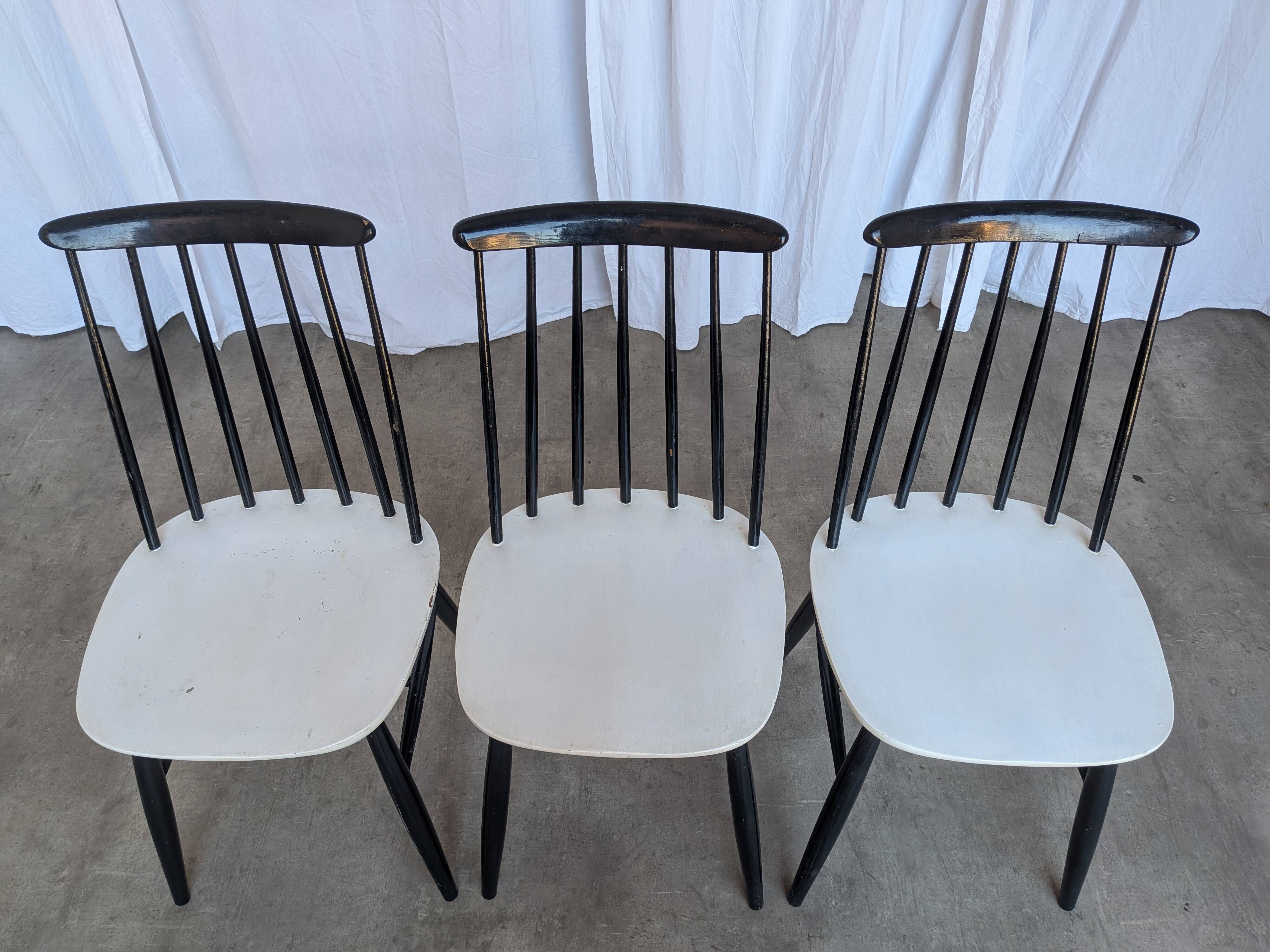 Ensemble de 3 chaises de salle à manger vintage noir et blanc, style Ilmari Tapiovaara, scandinave.