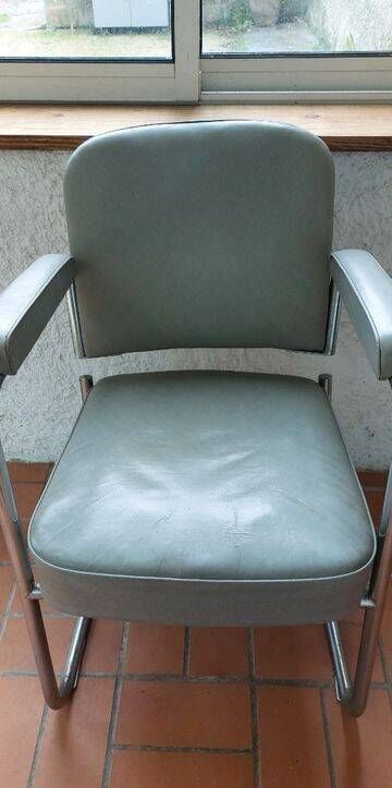 Roneo Pullman armchair