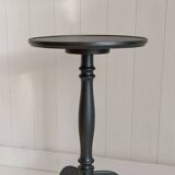 Tripod pedestal table