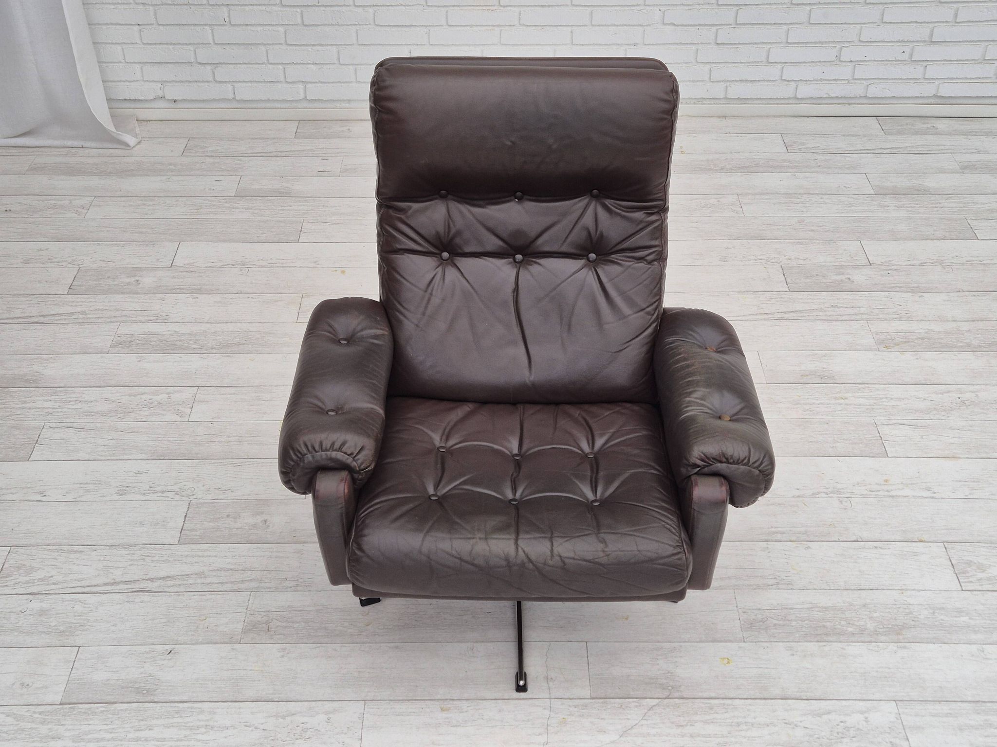 1970s, Danish swivel chair, original condition, brown furniture leather.