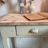 Small country table with 2 drawers