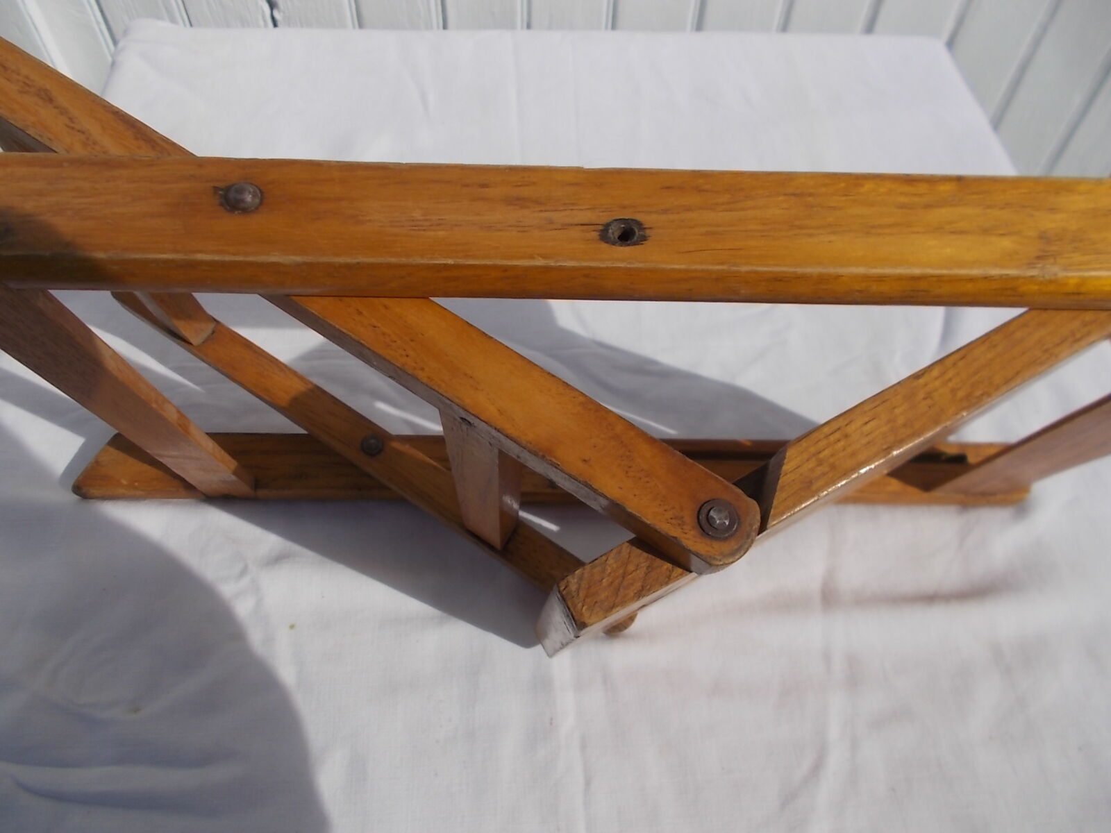 Foldable wooden chair for children