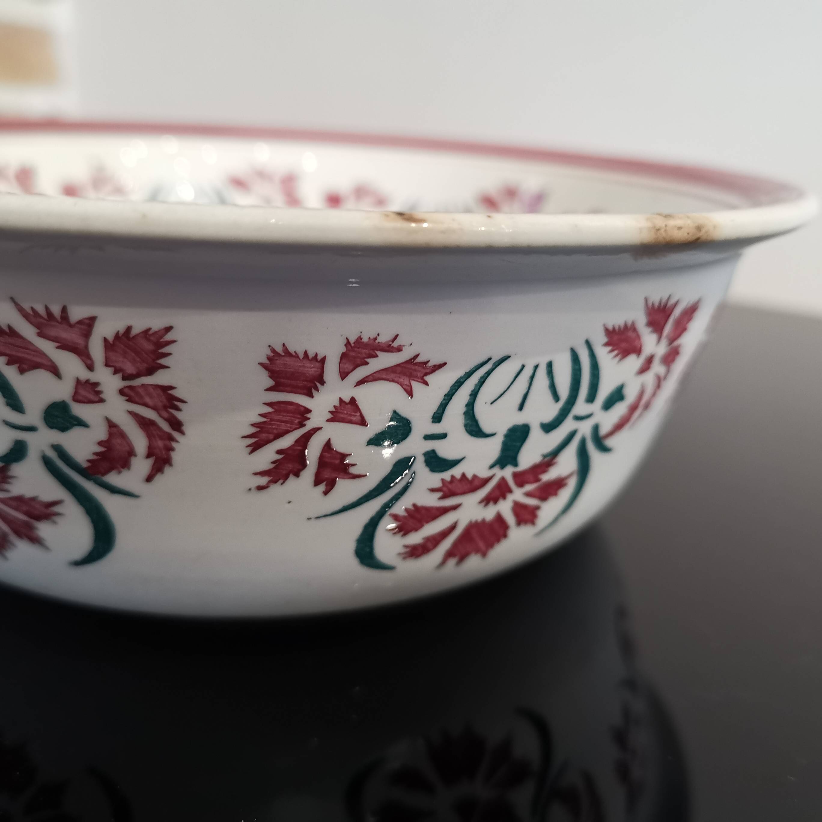 Salad bowl from the Onnaing earthenware factory