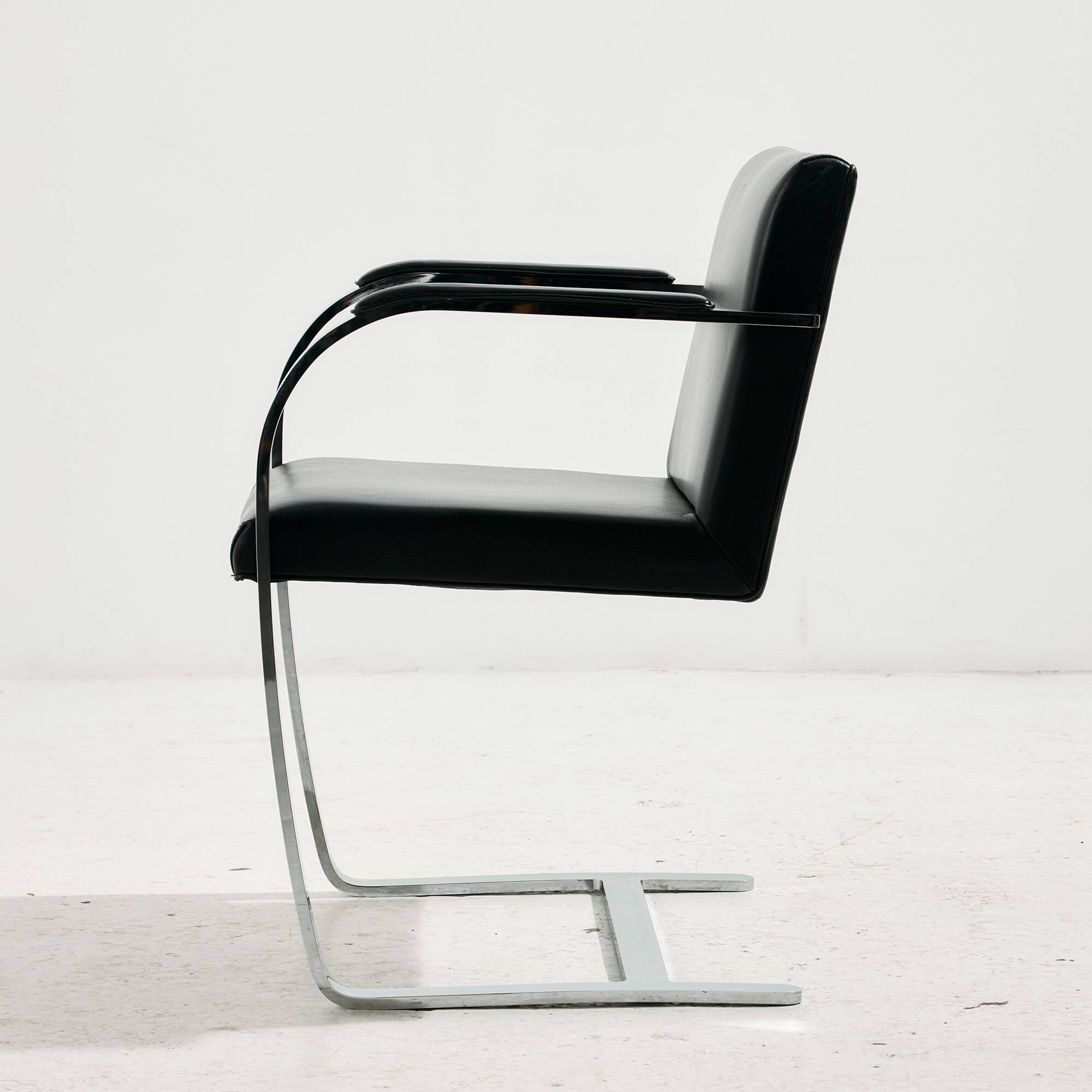 Fauteuil Brno par Alivar