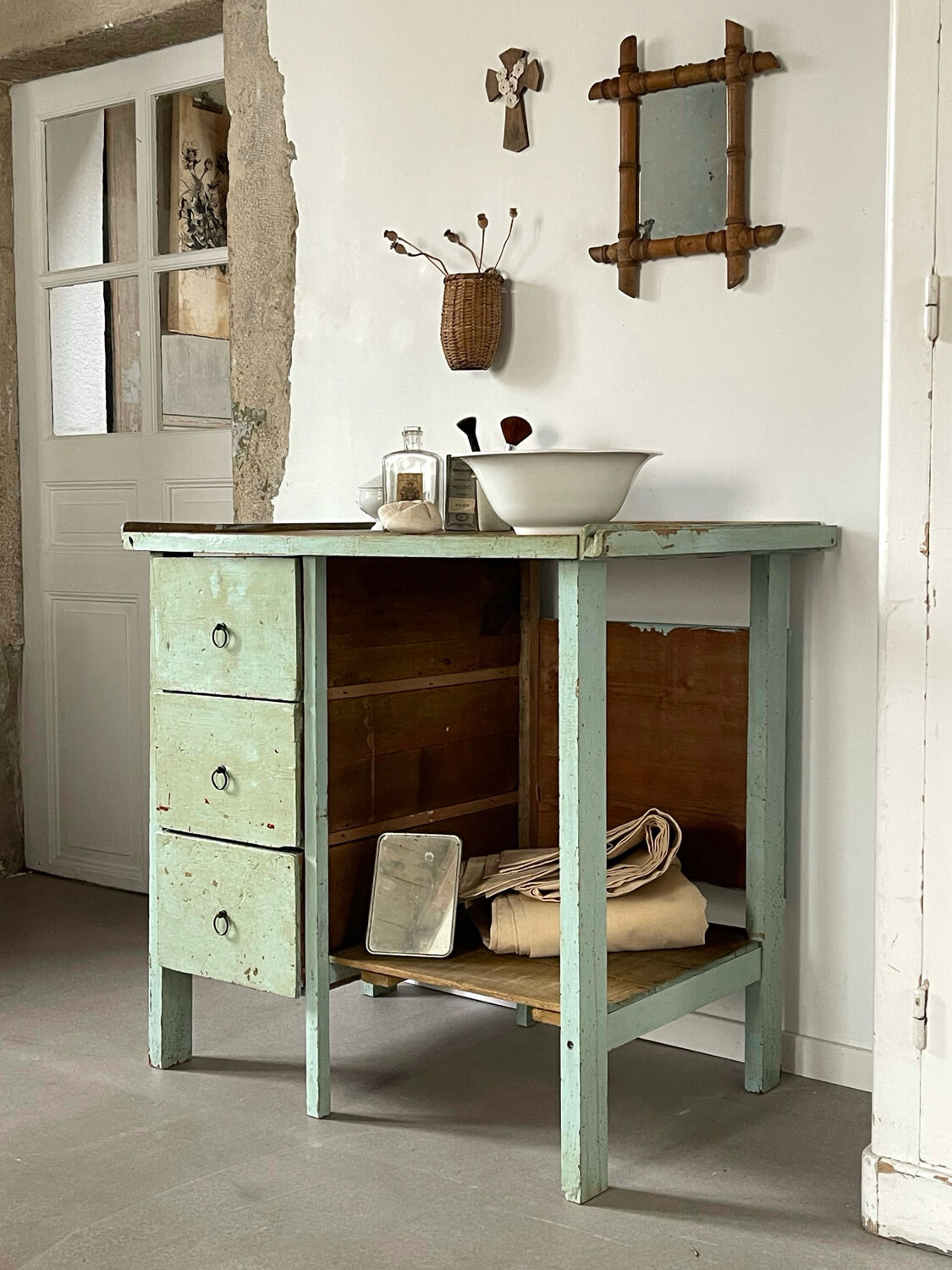 Mint-colored workshop furniture