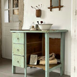 Mint-colored workshop furniture