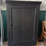 Parisian wardrobe revisited in black