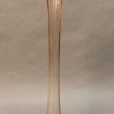 Soliflore vintage en verre rose pied en étoile.