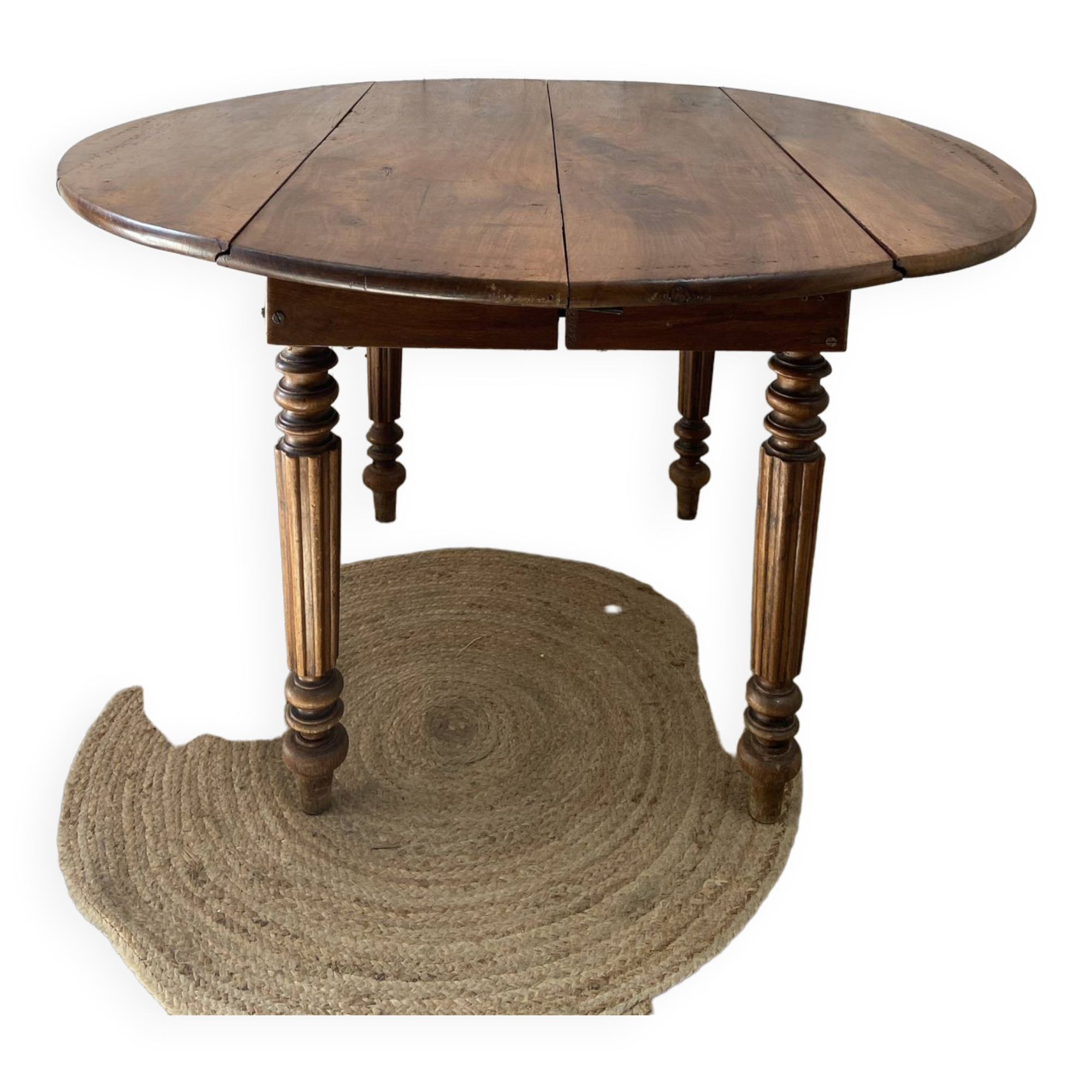 Extendable country table