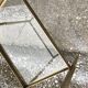 Table d'appoint deux niveaux Hollywood Regency en laiton doré et plateau verre transparent 1960s