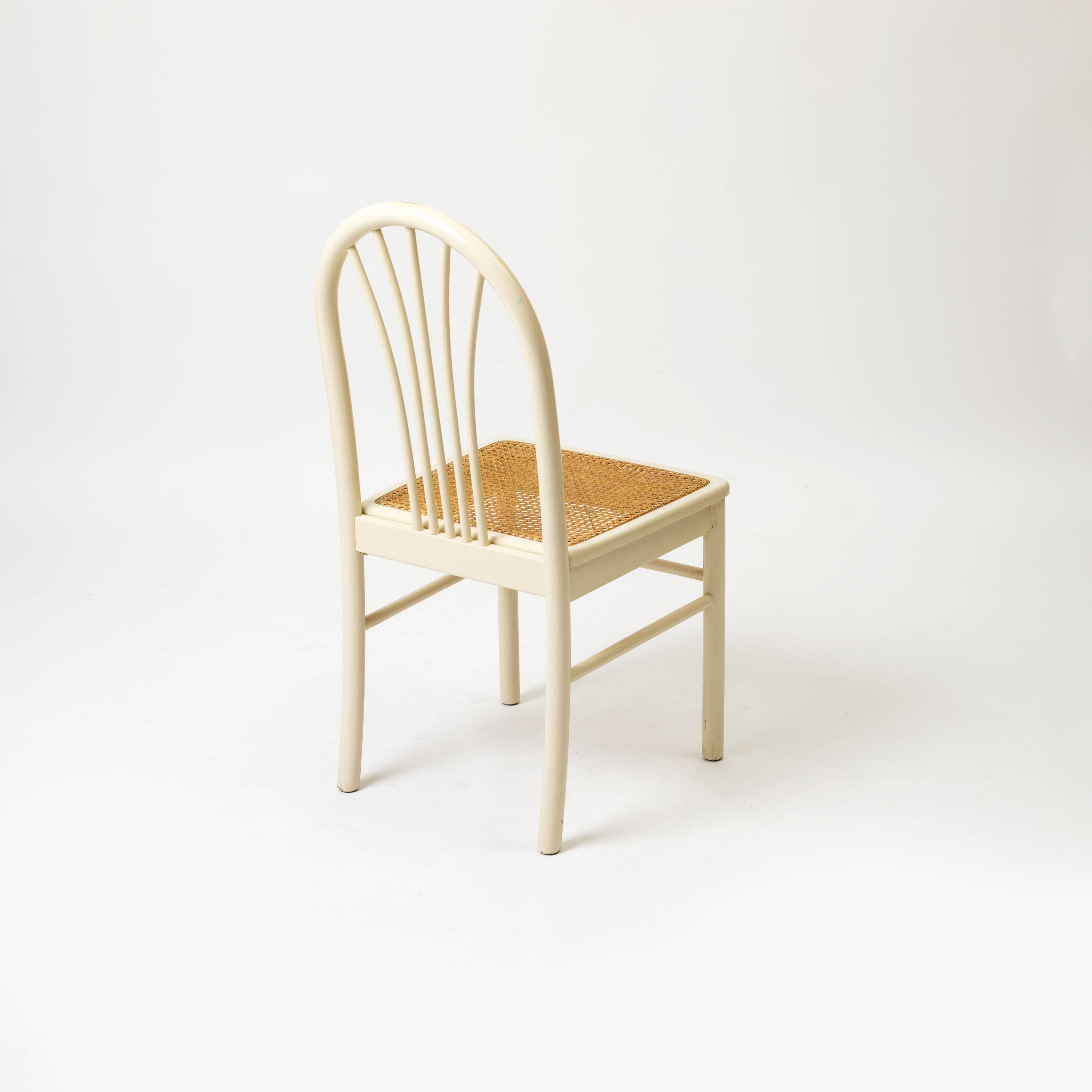 Set of 2 postmodern dining chairs in white painted wood and cane, 1980s
