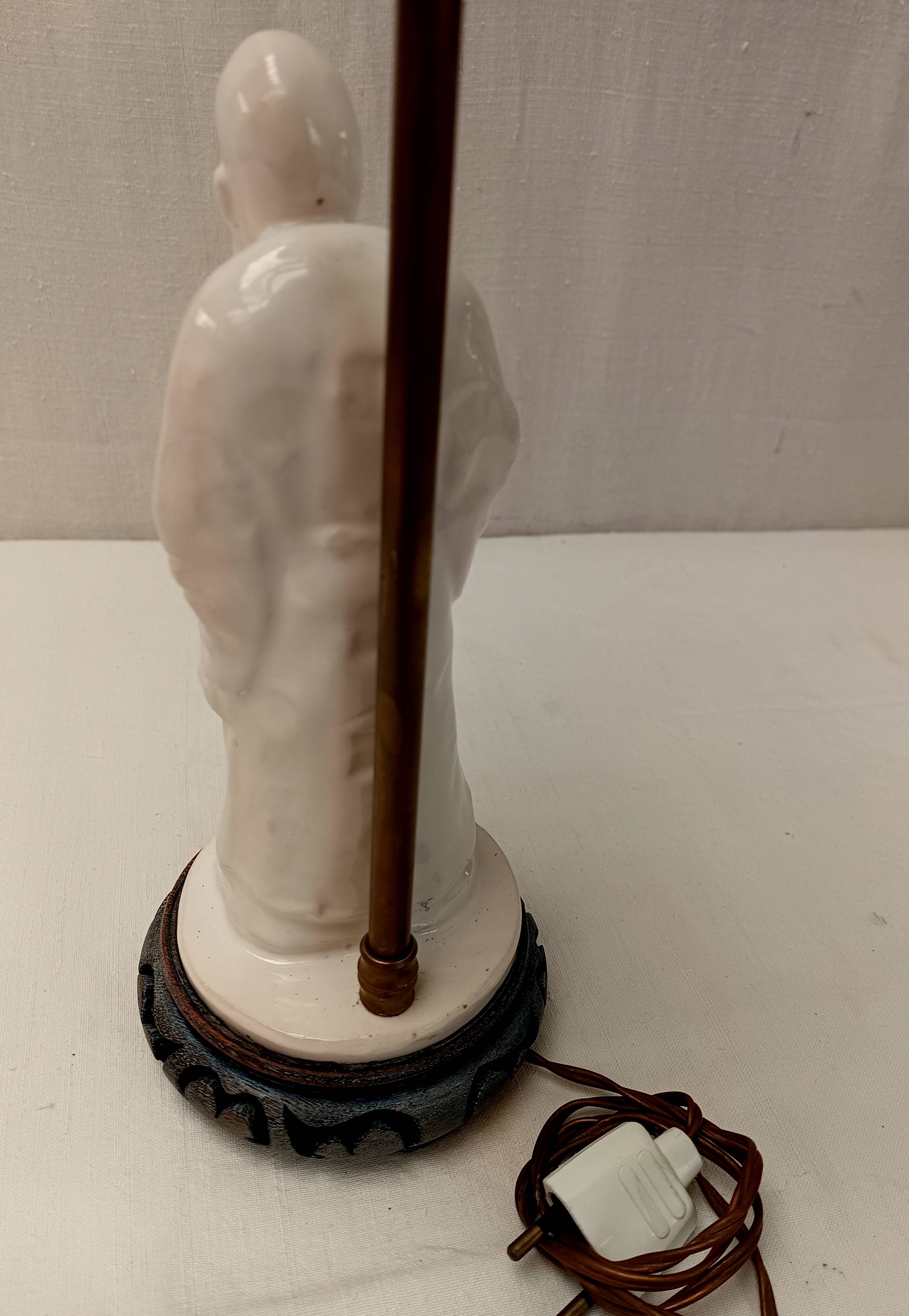 lampe ancienne porcelaine blanche opaline personnage SHOU 51 cm