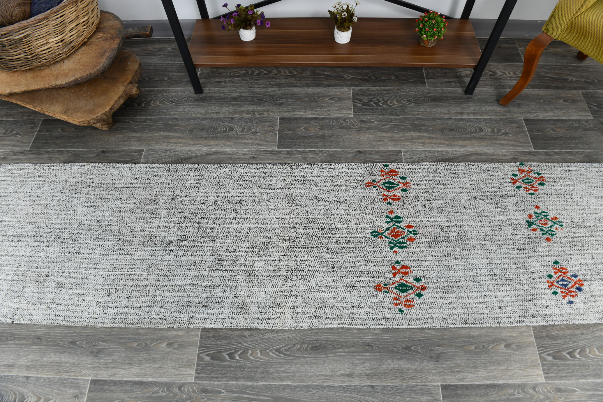 2x8 white & black vintage runner rug 61x234cm