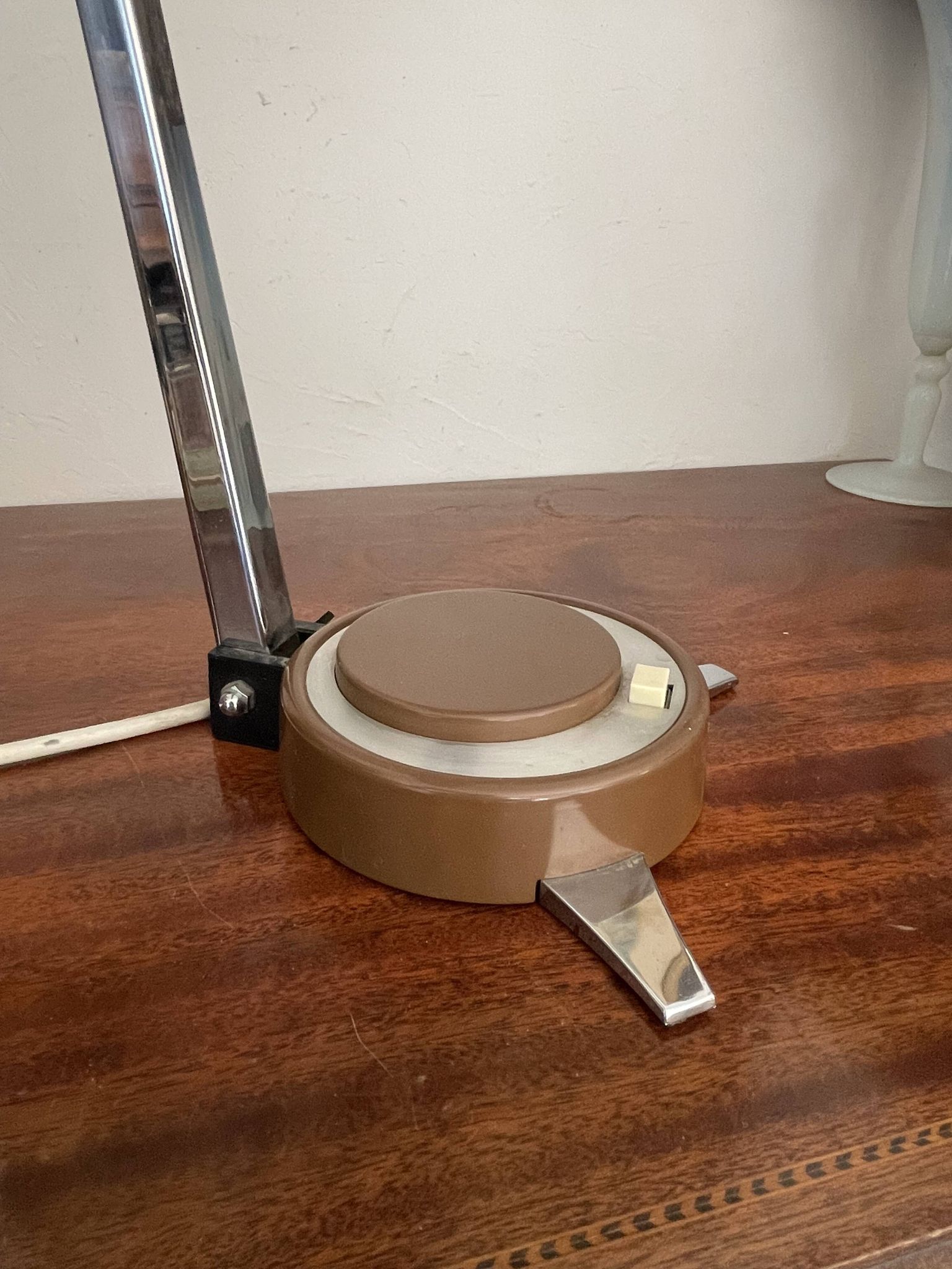 Hamilton Industries desk lamp reflector 48cm