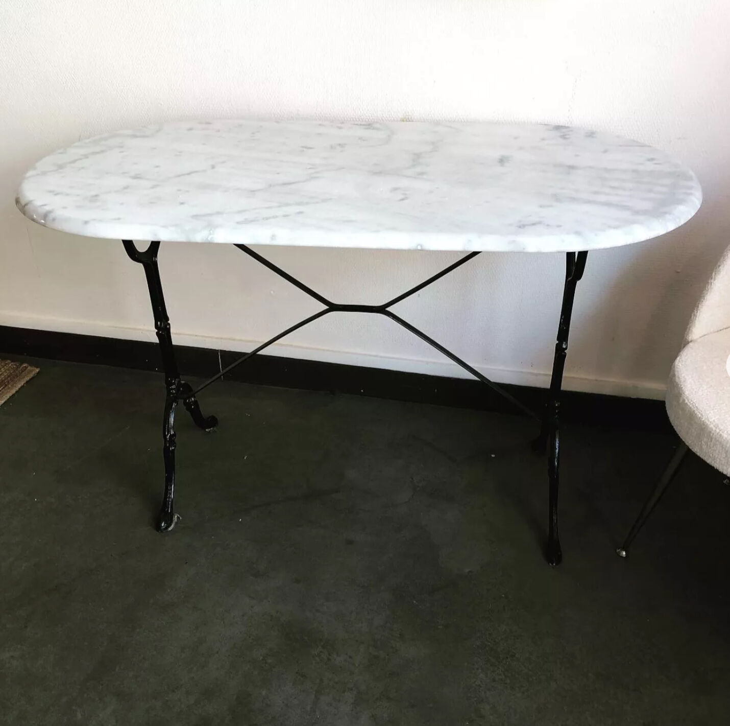 Oval bistro table