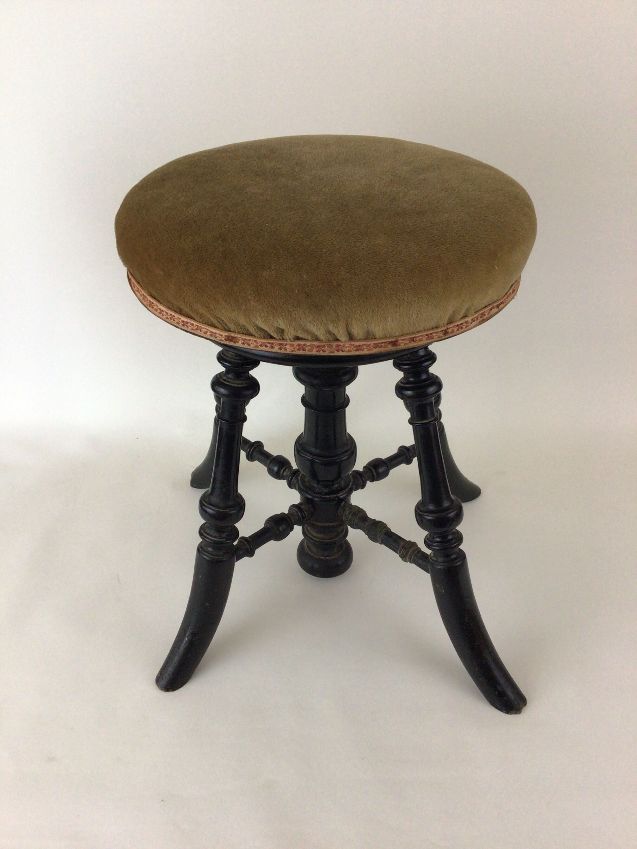 Napoleon III piano stool