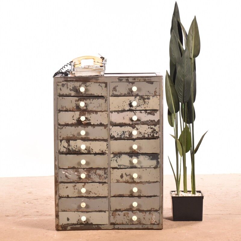 Commode industrielle grise