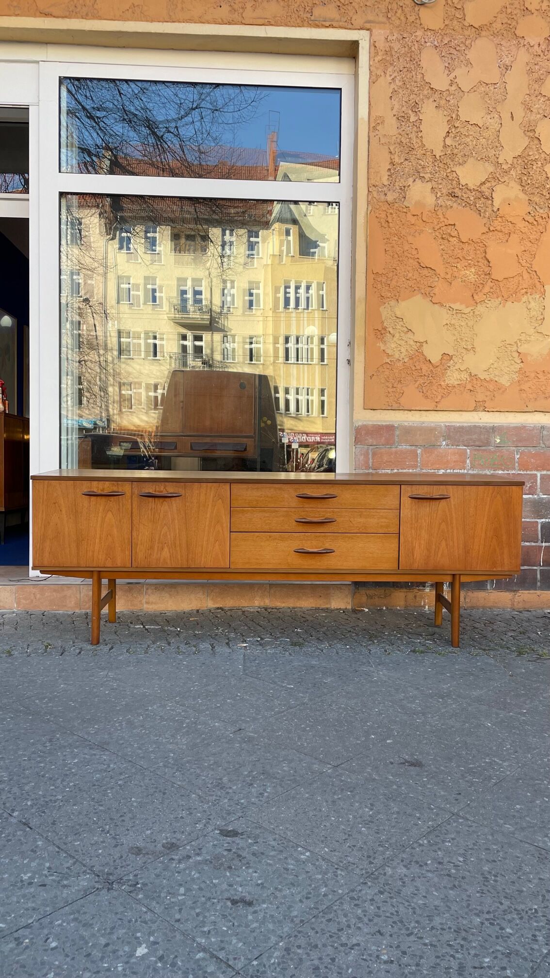 Teak row from the 60s Avalon edition