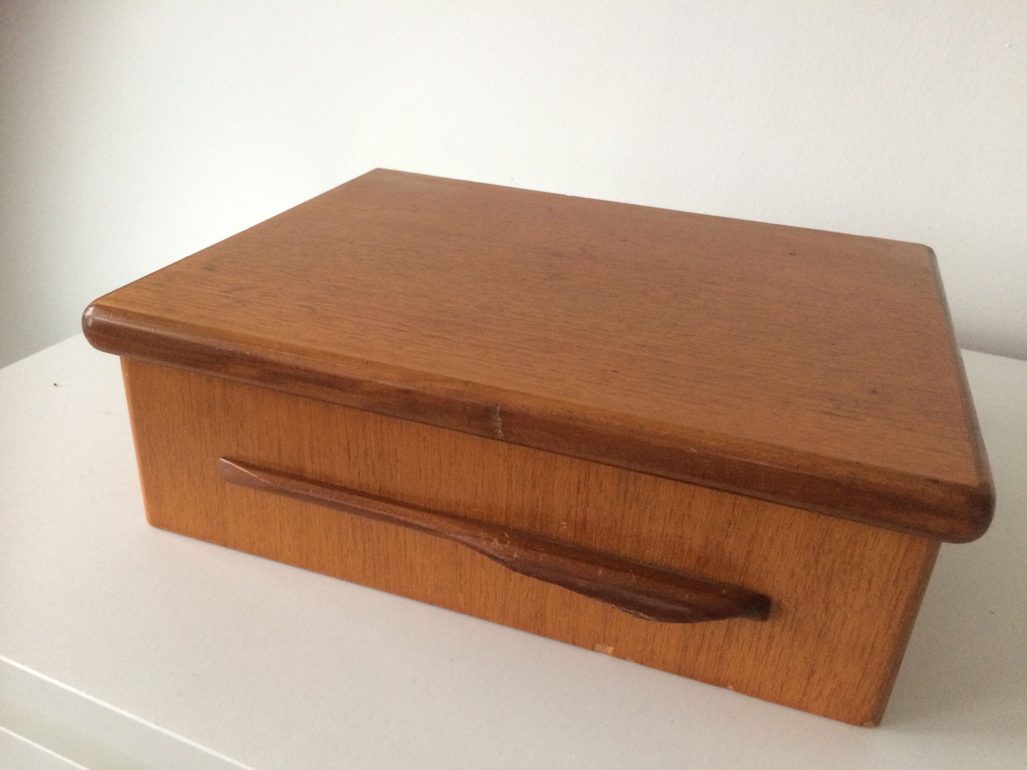 Small box Scandinavian 60s vintage