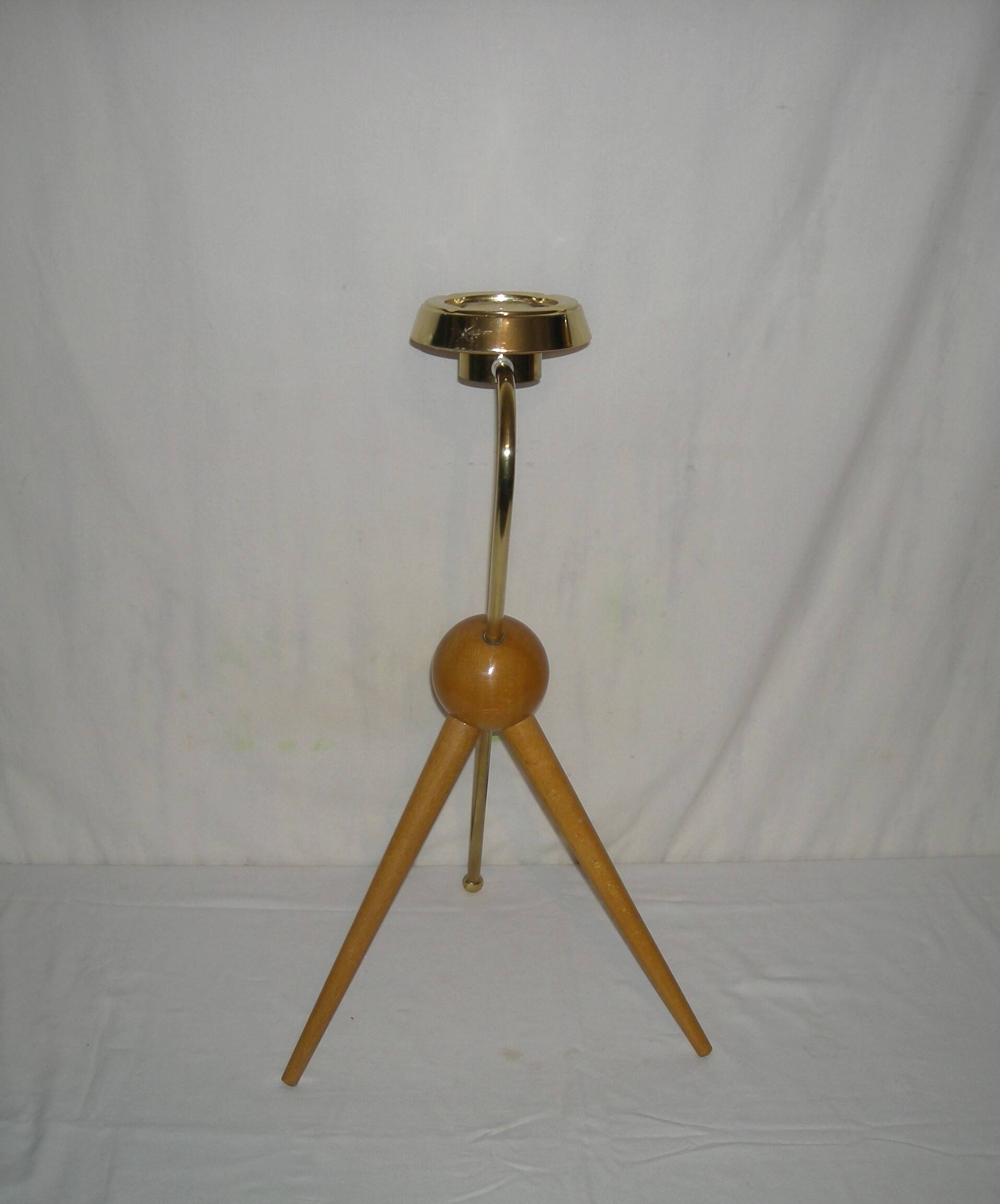 Cendrier sur pied  tripode de style italien des années 50