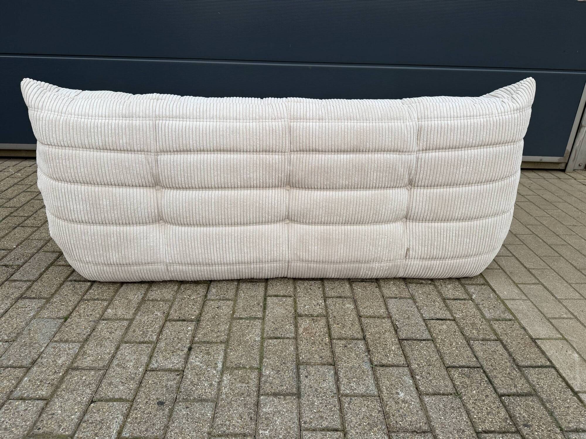 Original ligne roset togo set 3z, 2z + corner beige corduroy in new condition!!