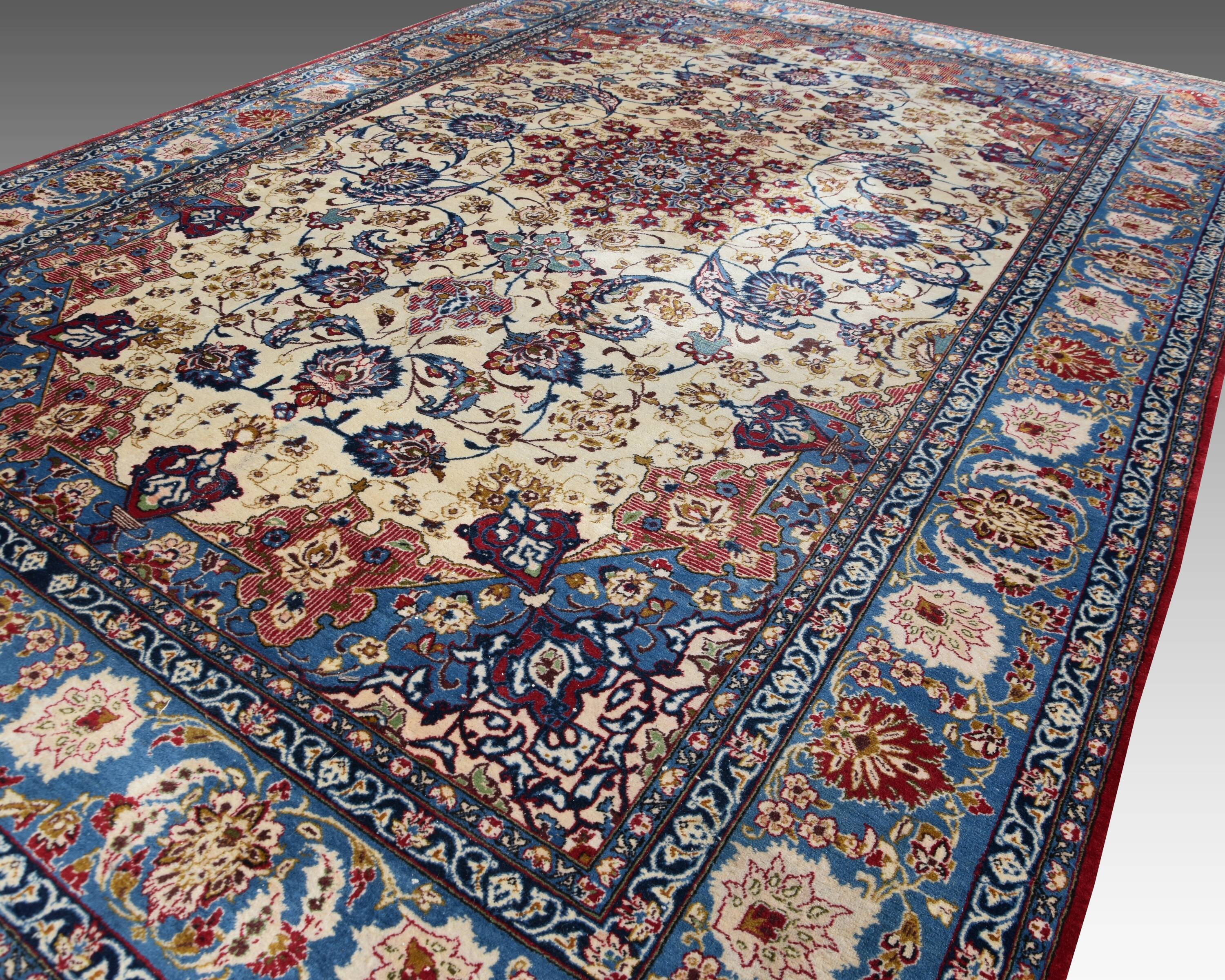 Grand tapis d'orient Ispahan – Iran, époque du Shah : 258 × 375 cm