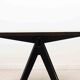 Table Pyramid 01 chêne foncée et noir de Win Rietveld