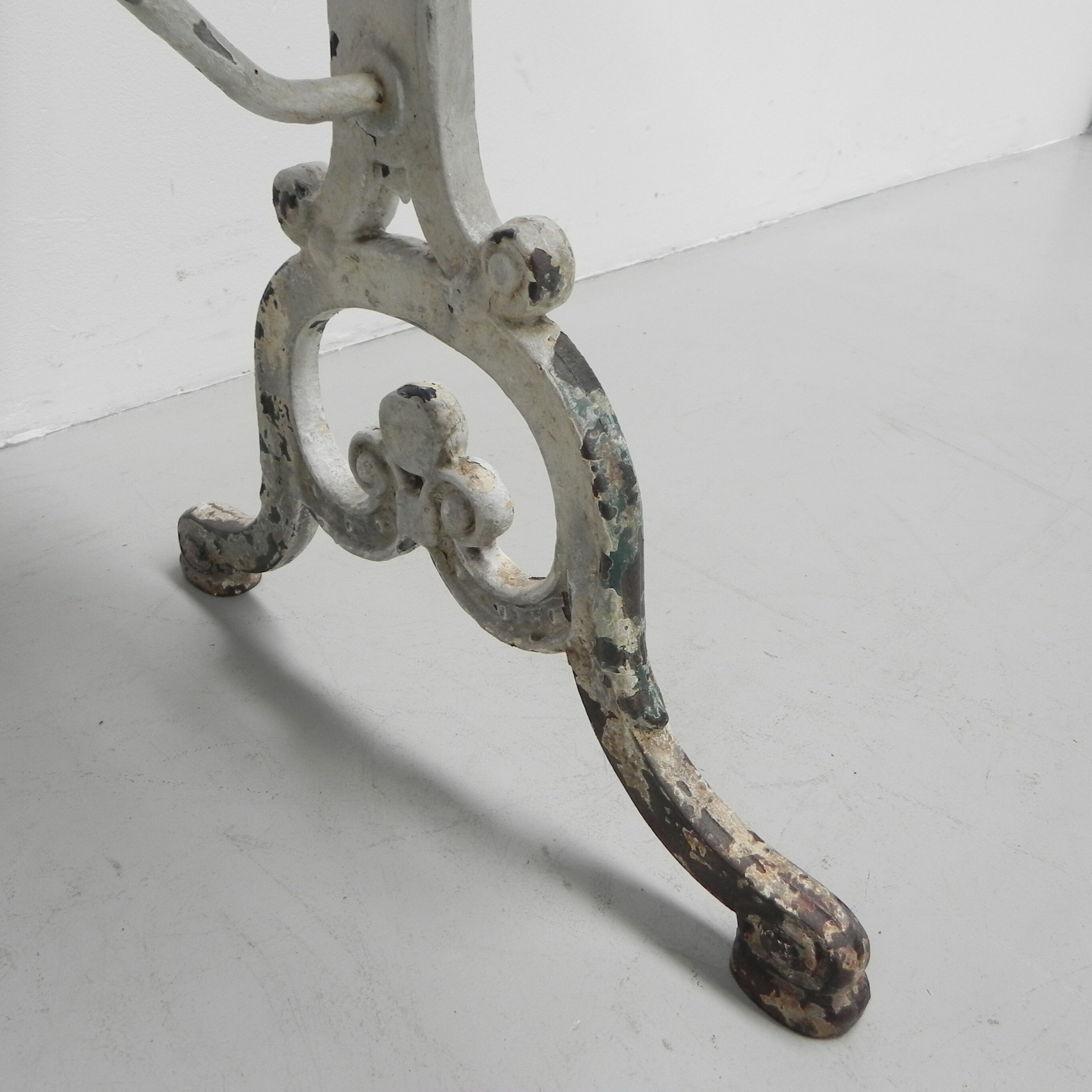 XL Garden table made in Paris, bistro table with granite top