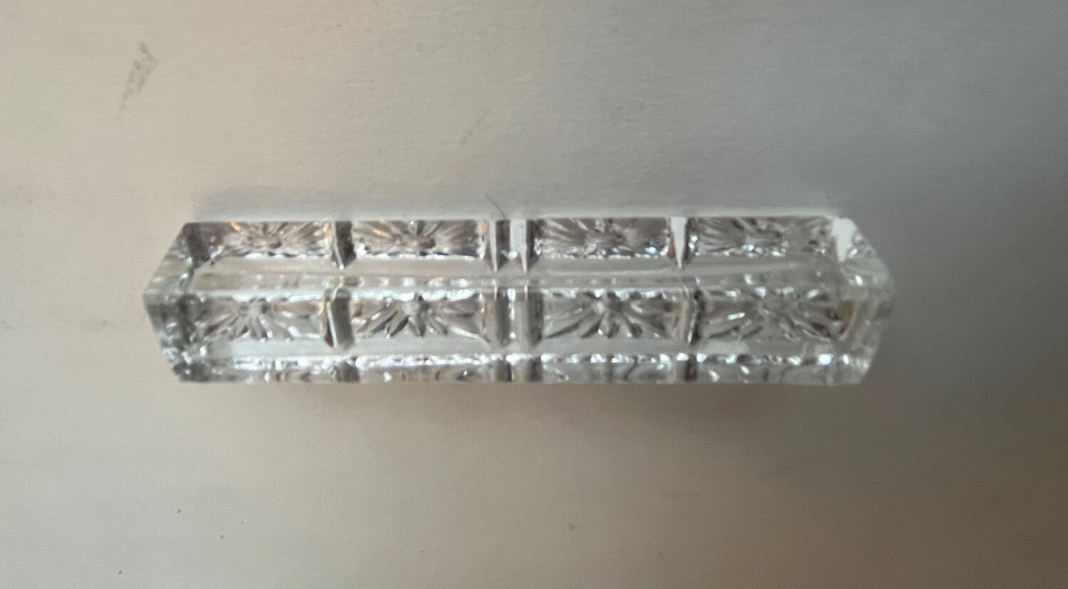 Crystal knife holder