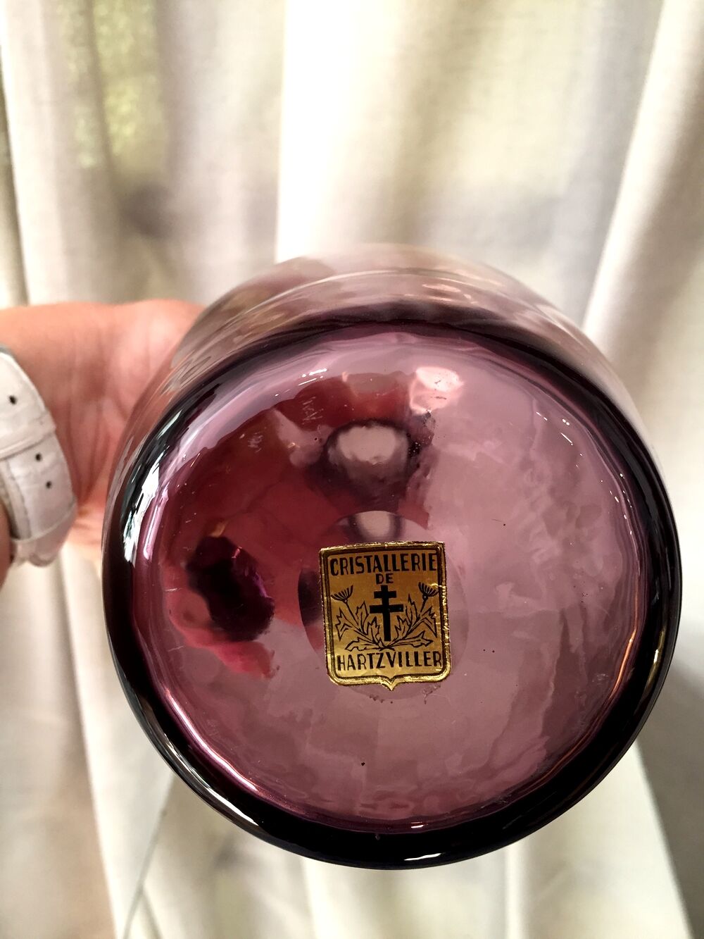 Liquor or drop service in hartzwiller crystal of purple color