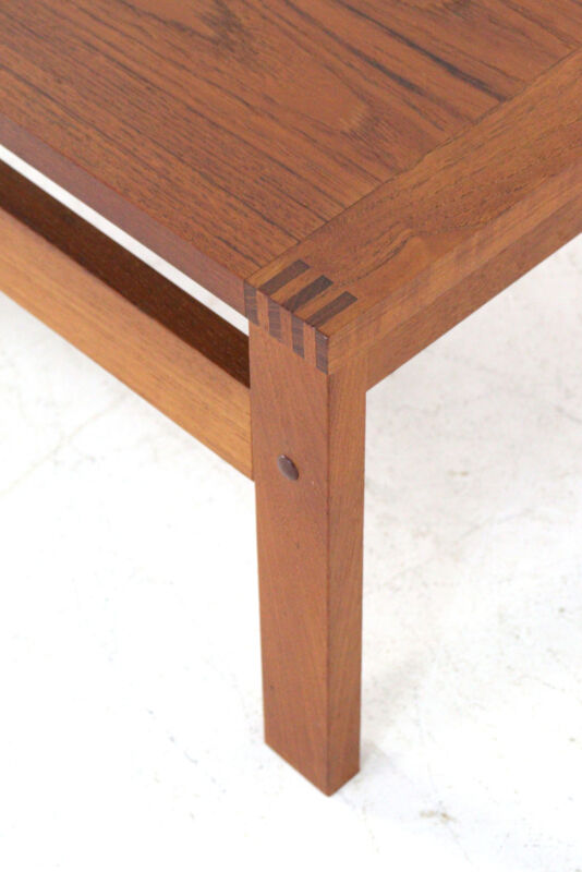 Table basse par Ole Gjerløv-Knudsen et Torben Lind pour France & Son