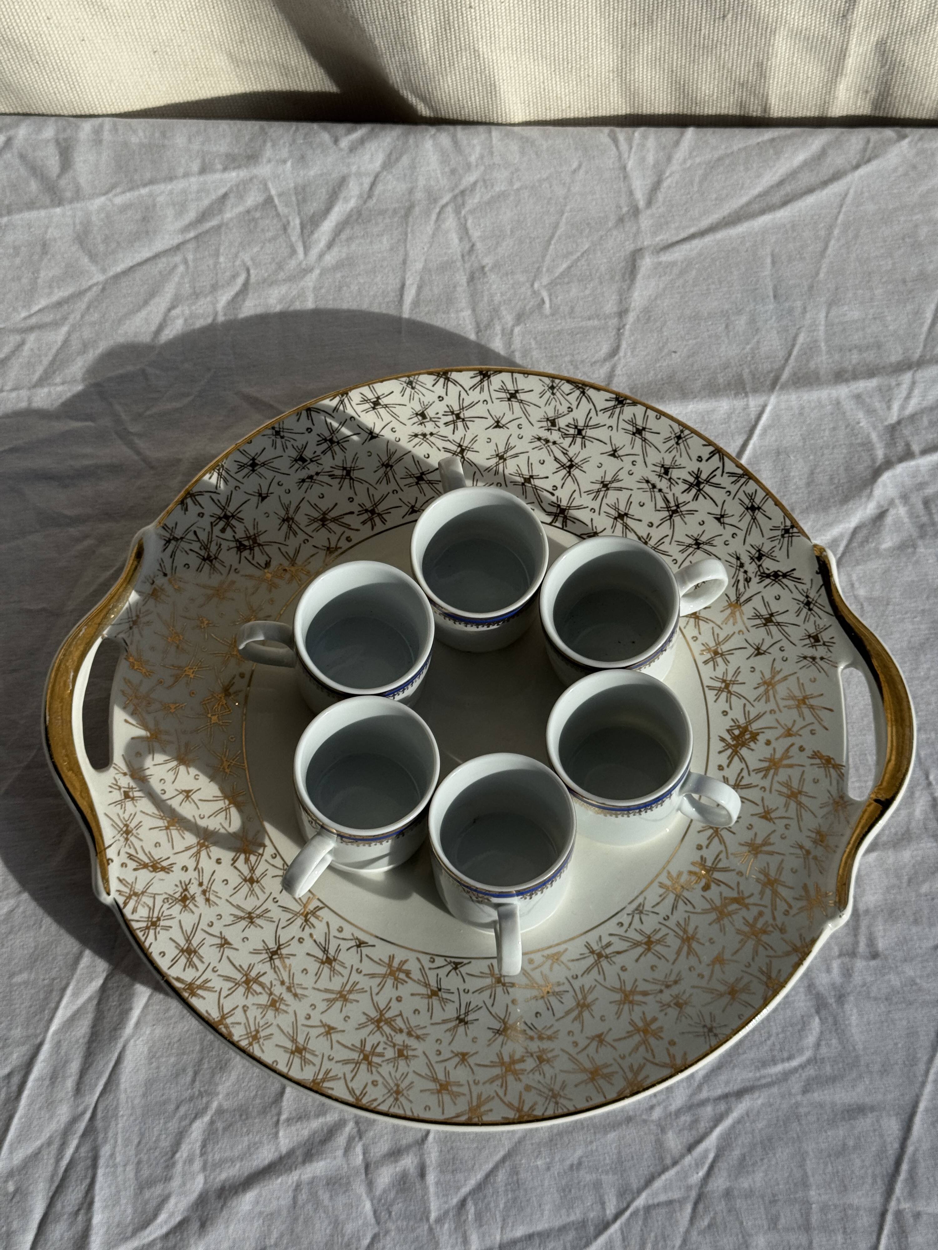 Vintage pie dish with 2 golden handles, abstract patterns, D28.