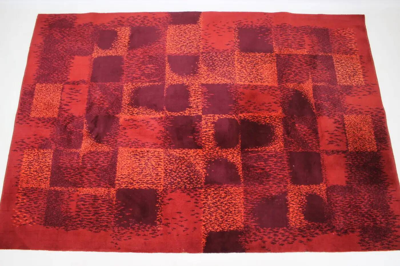 Tapis / moquette géométrique abstrait de style mid-century, années 1970 / Tchécoslovaquie