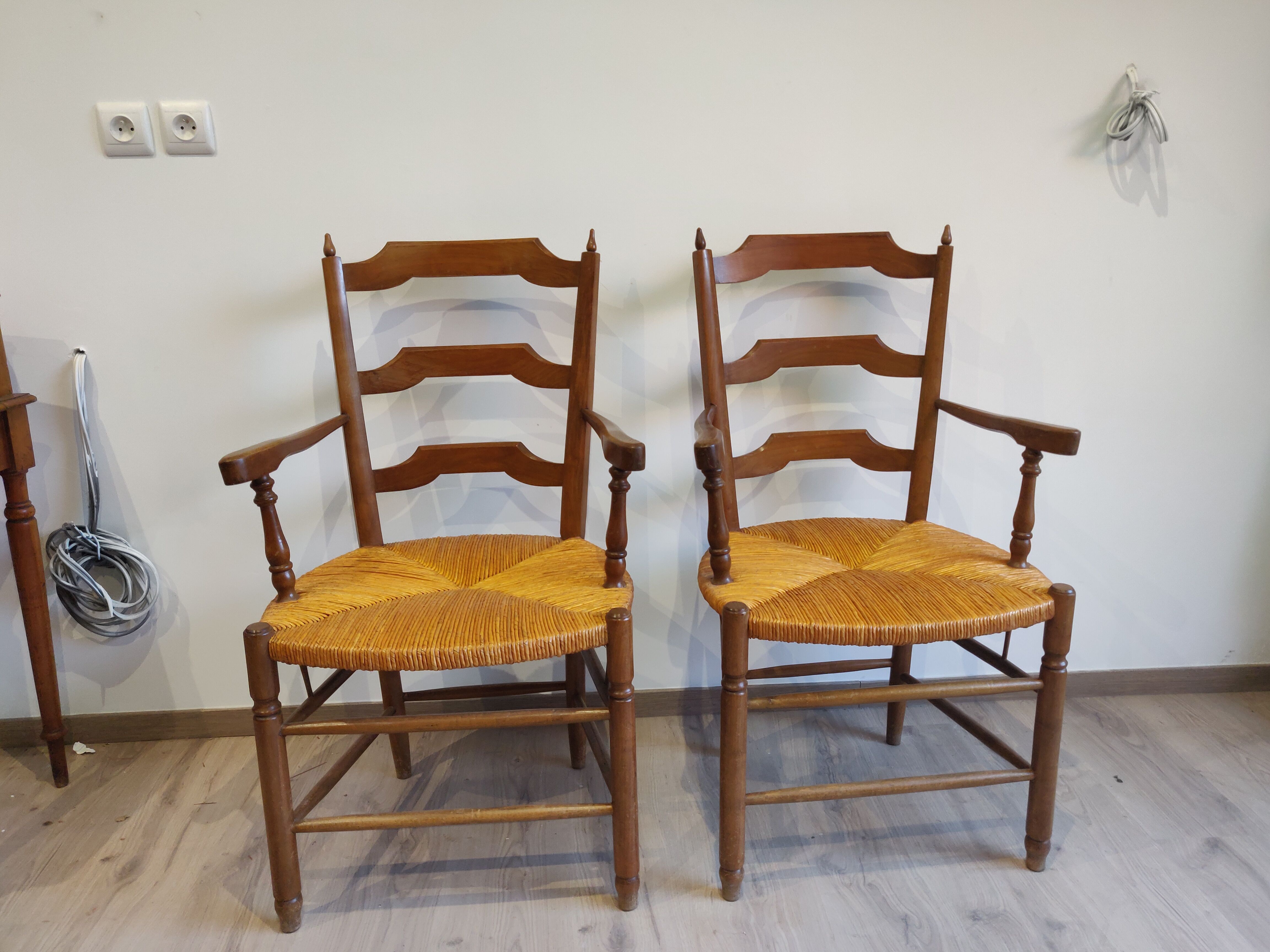 Paire de fauteuils bois paillé neo rustique circa 1950