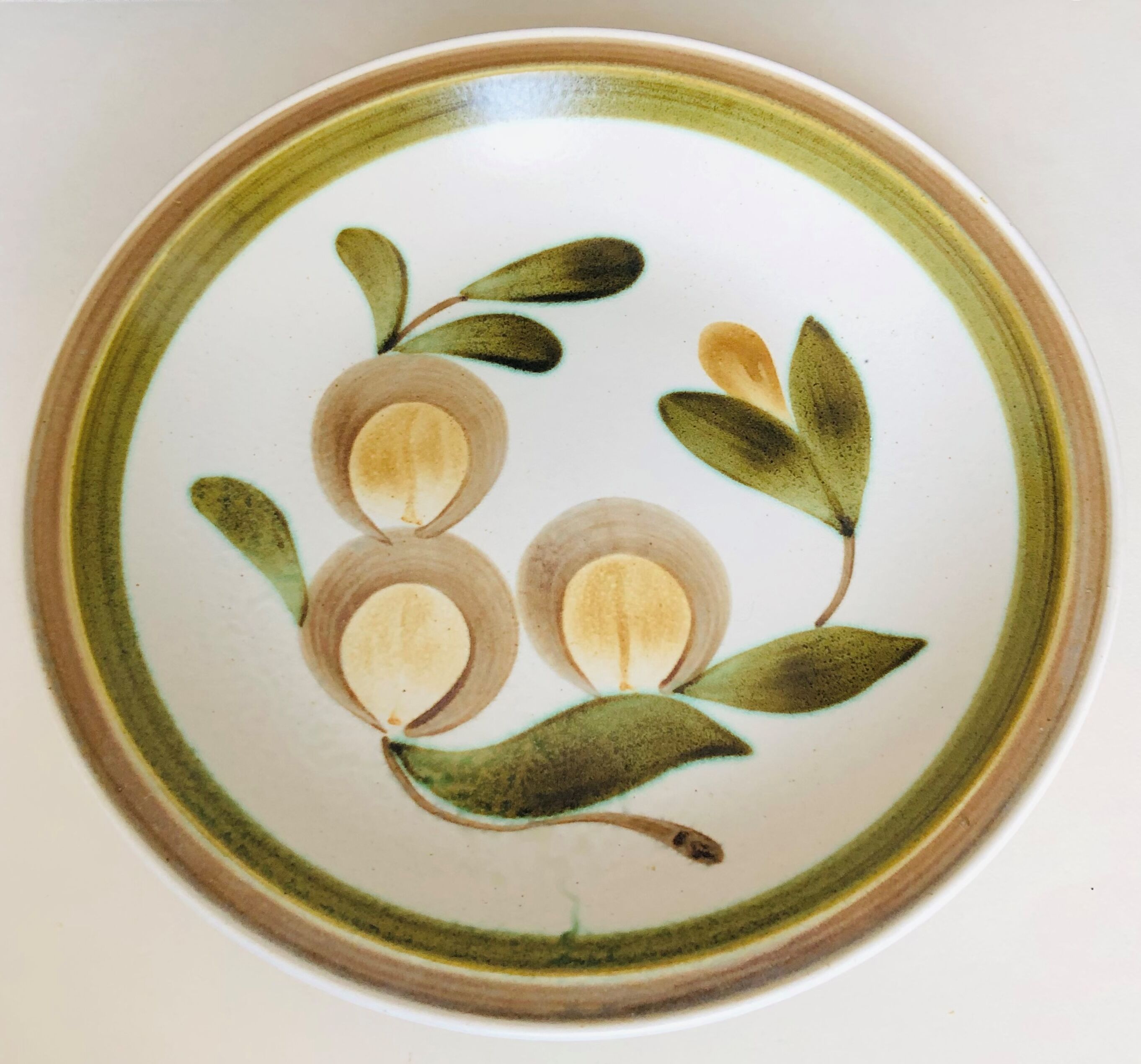 Large dish in Gien earthenware