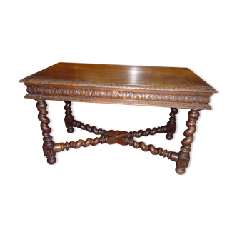Bureau en bois Louis XIII finement sculpté