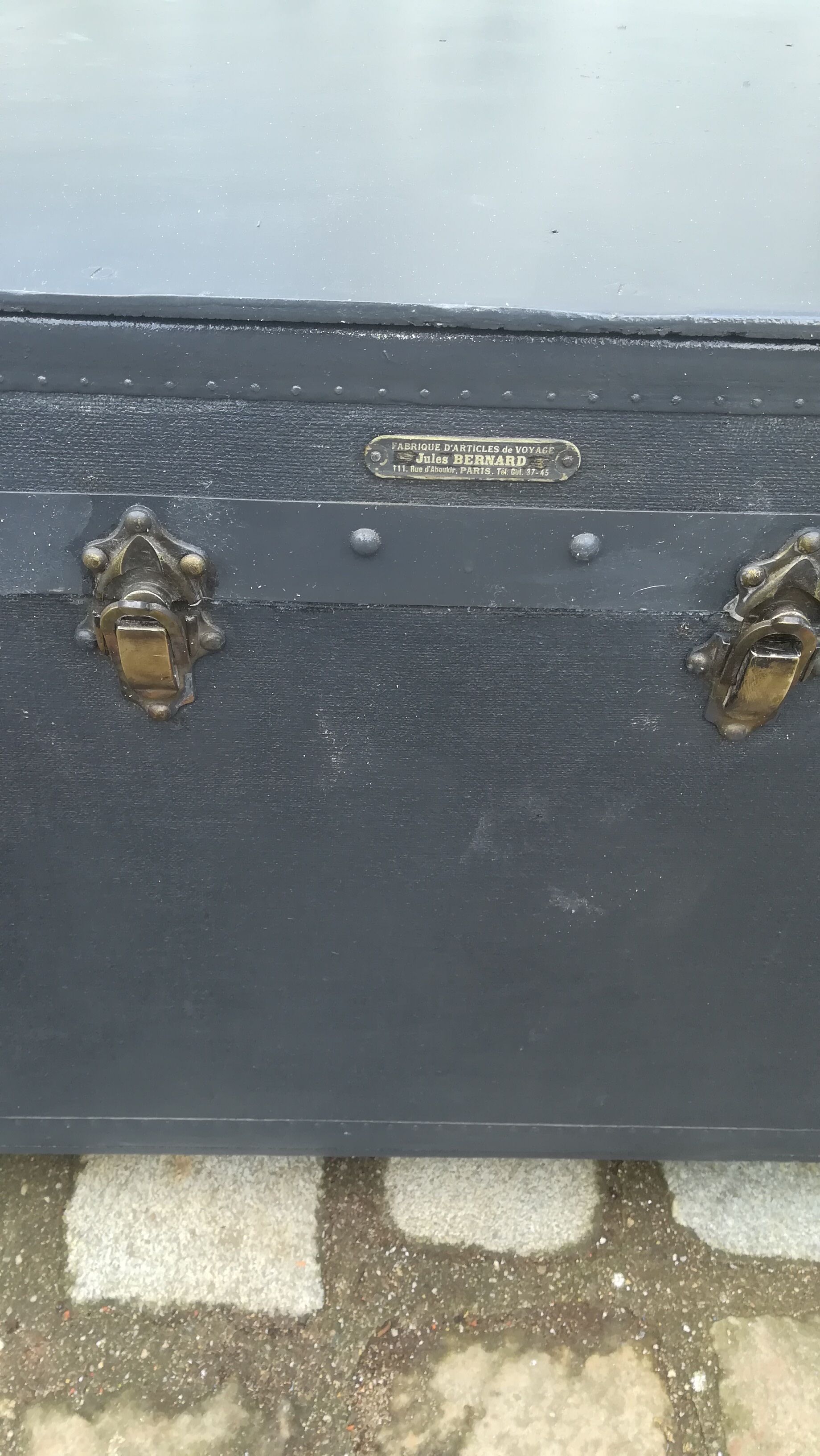Trunk on wheels