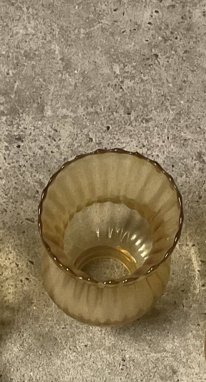 Yellow glass lampshade from the 50s TBE