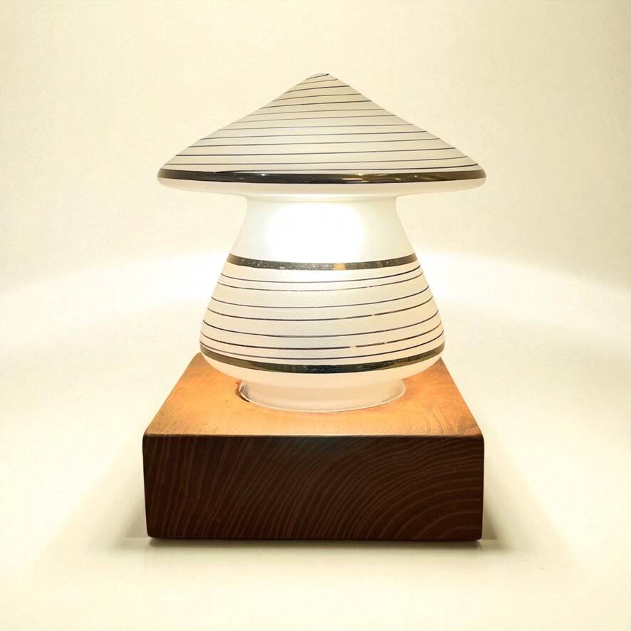 Vintage mushroom-shaped table lamp in Murano glass with wooden base