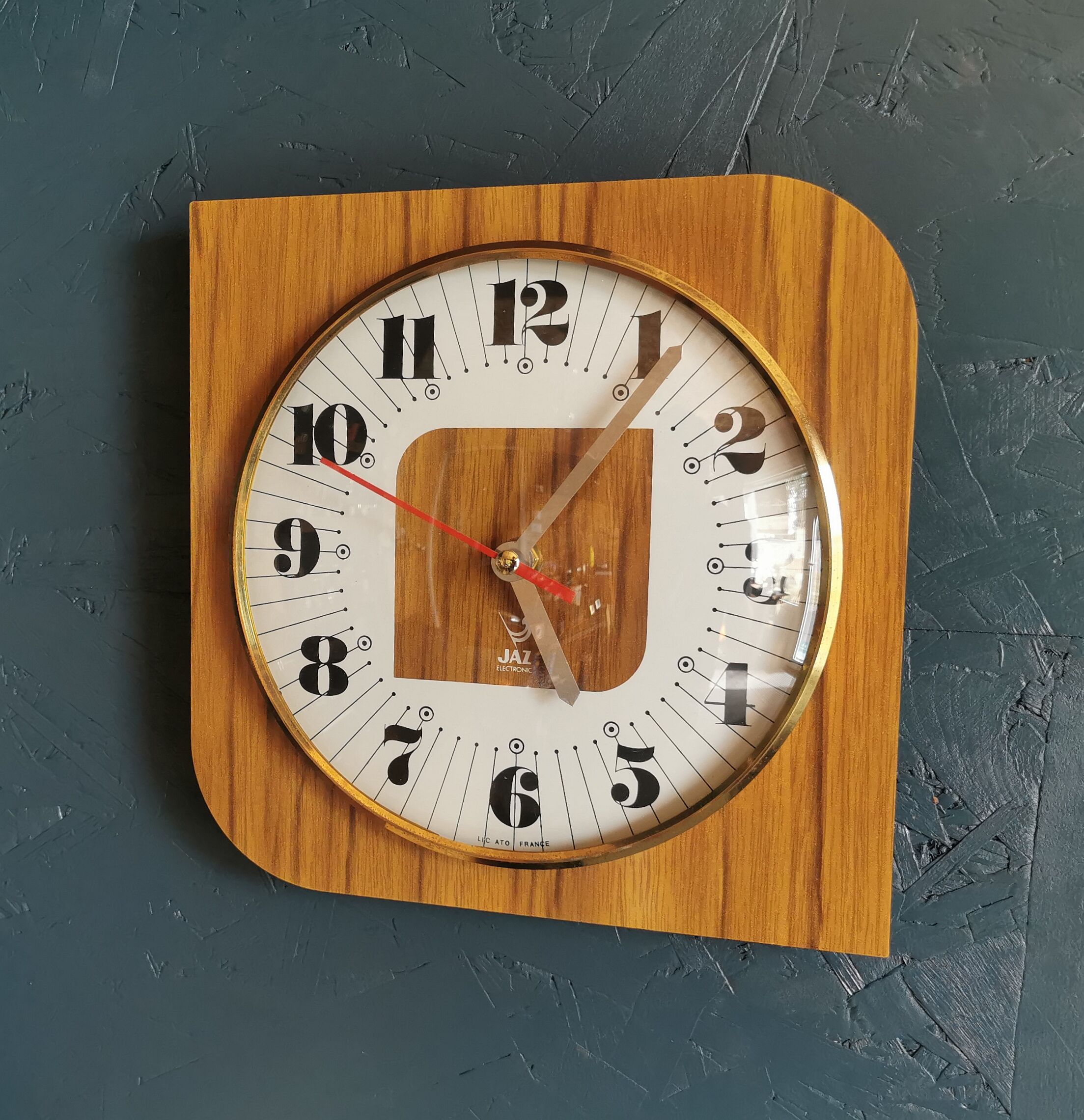 Vintage formica clock square silent wall pendulum "Jaz white wood"