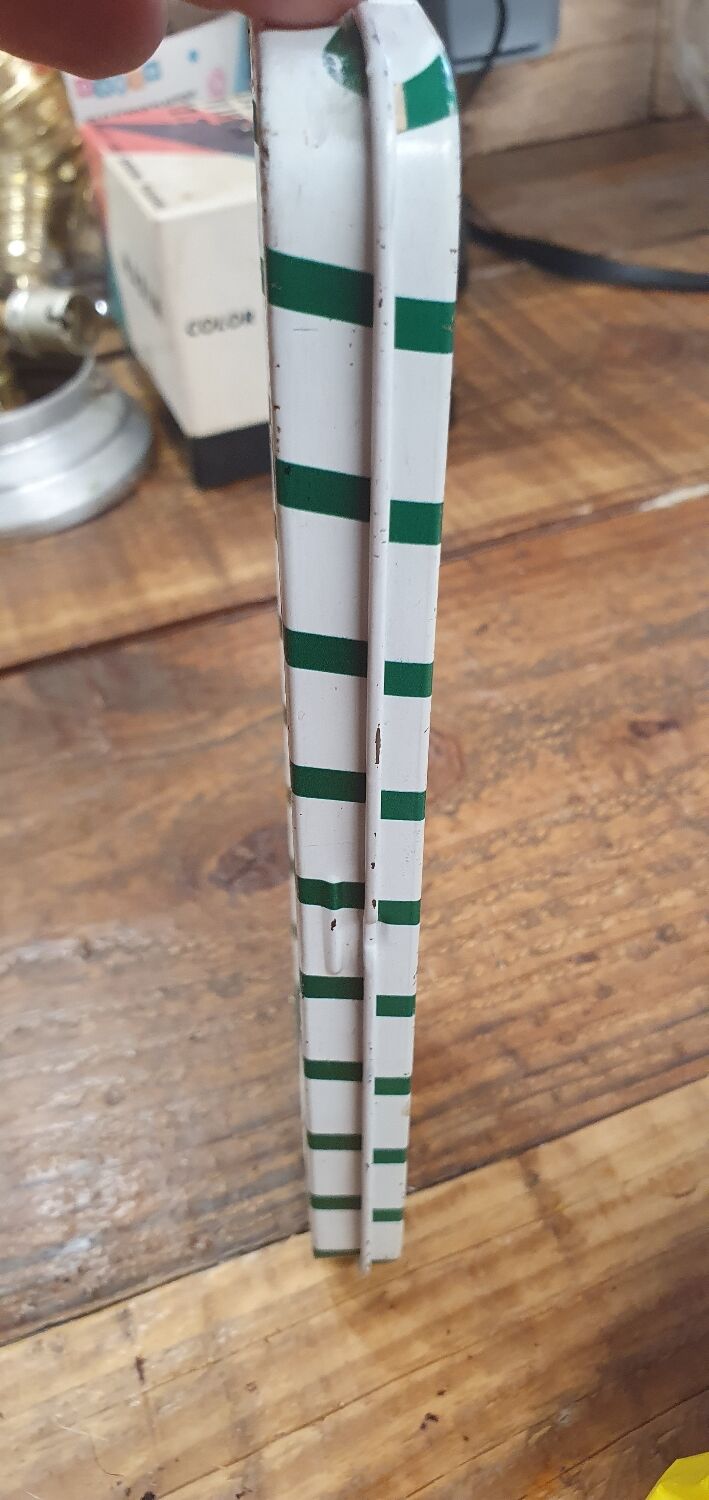 Hollywood Chewing-gum advertising metal box