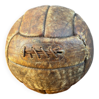 Ballon de foot en cuir milieu XXe
