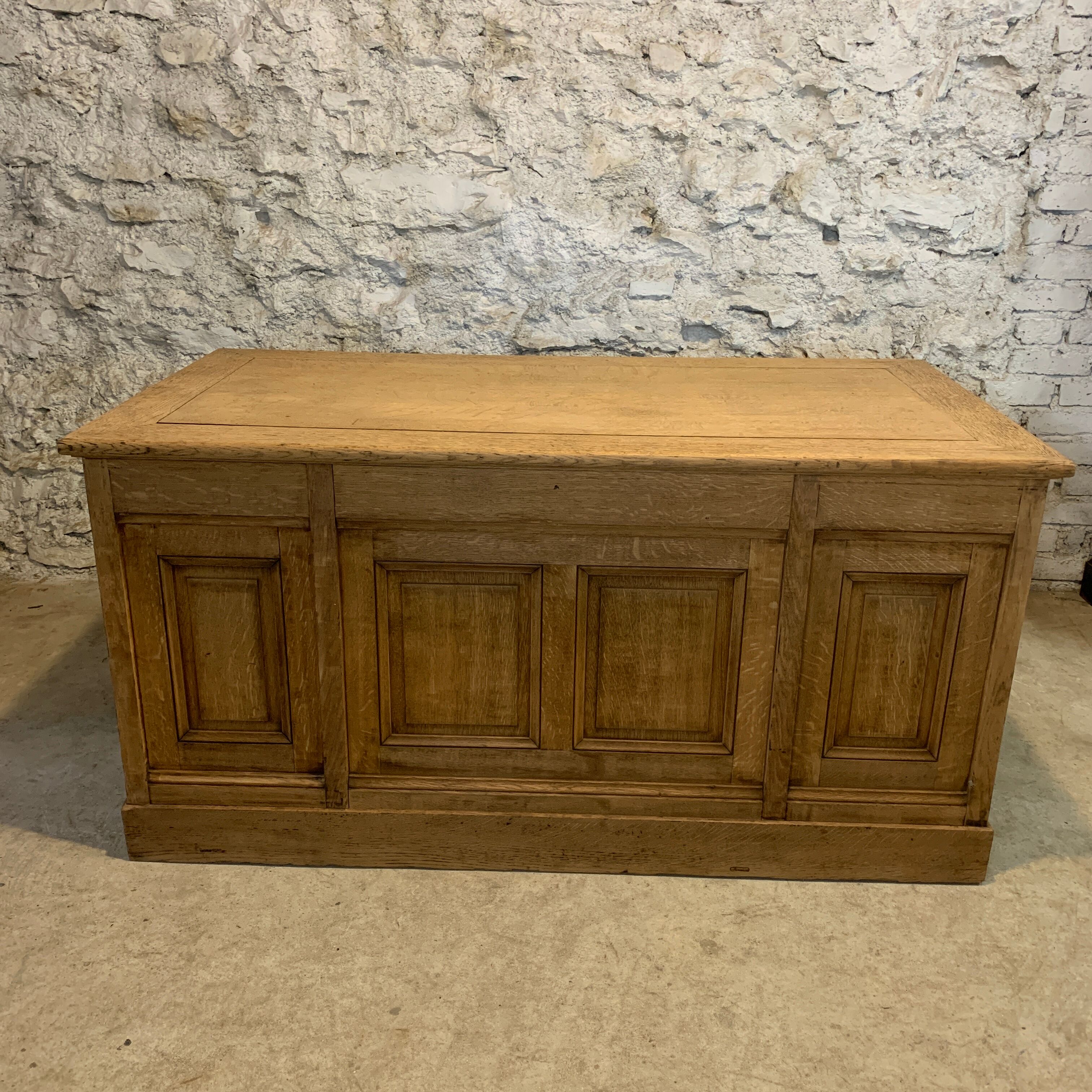 Former oak desk of the BNF
