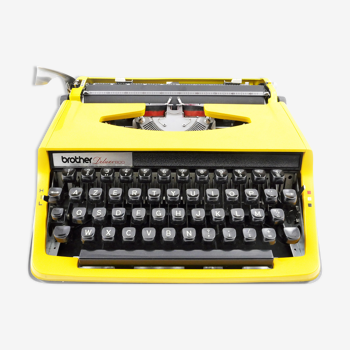 Typewriter Brother deluxe 800 vintage mustard yellow