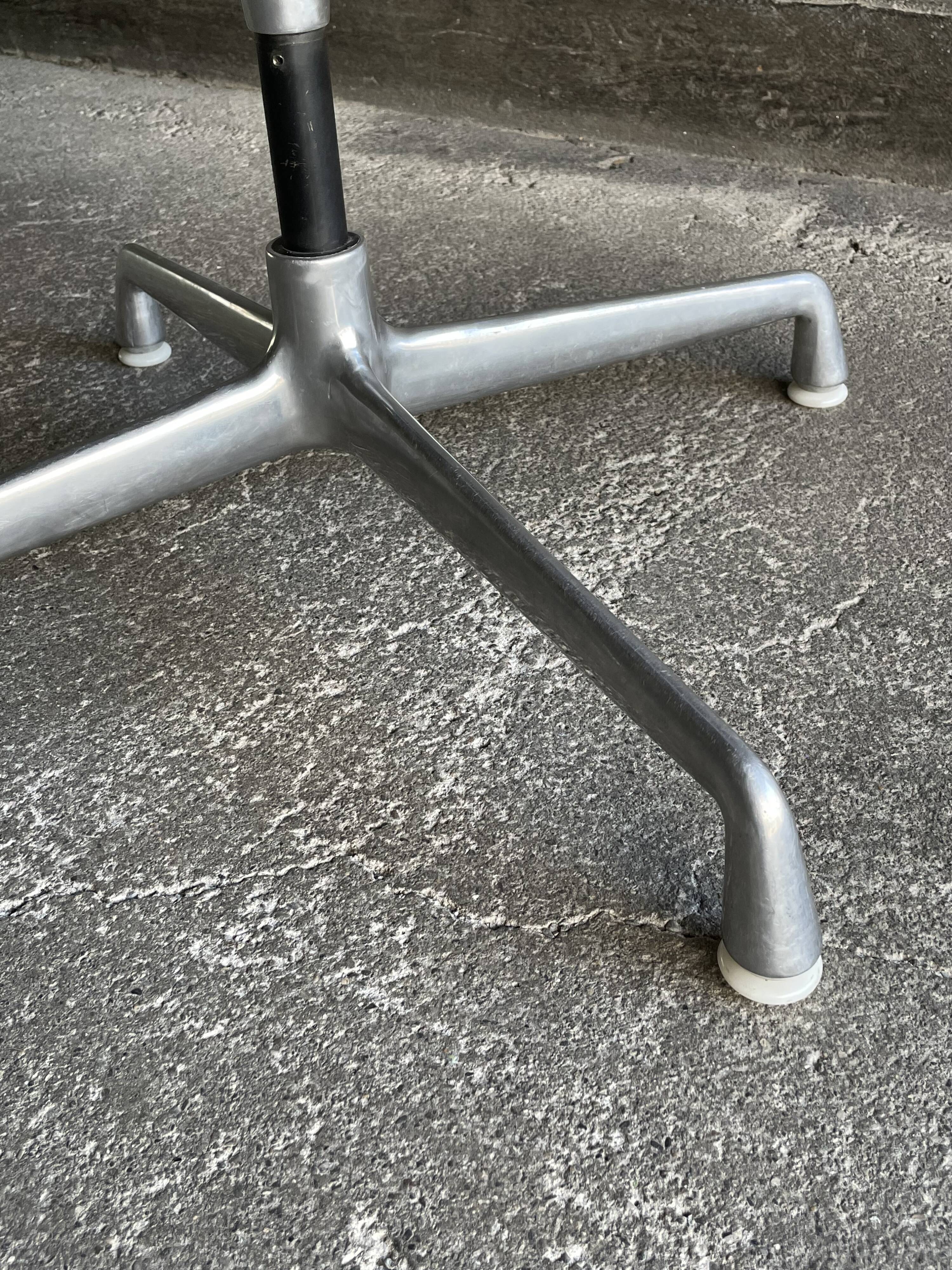 EA 208 camel leather armchair by Charles Eames for Herman miller