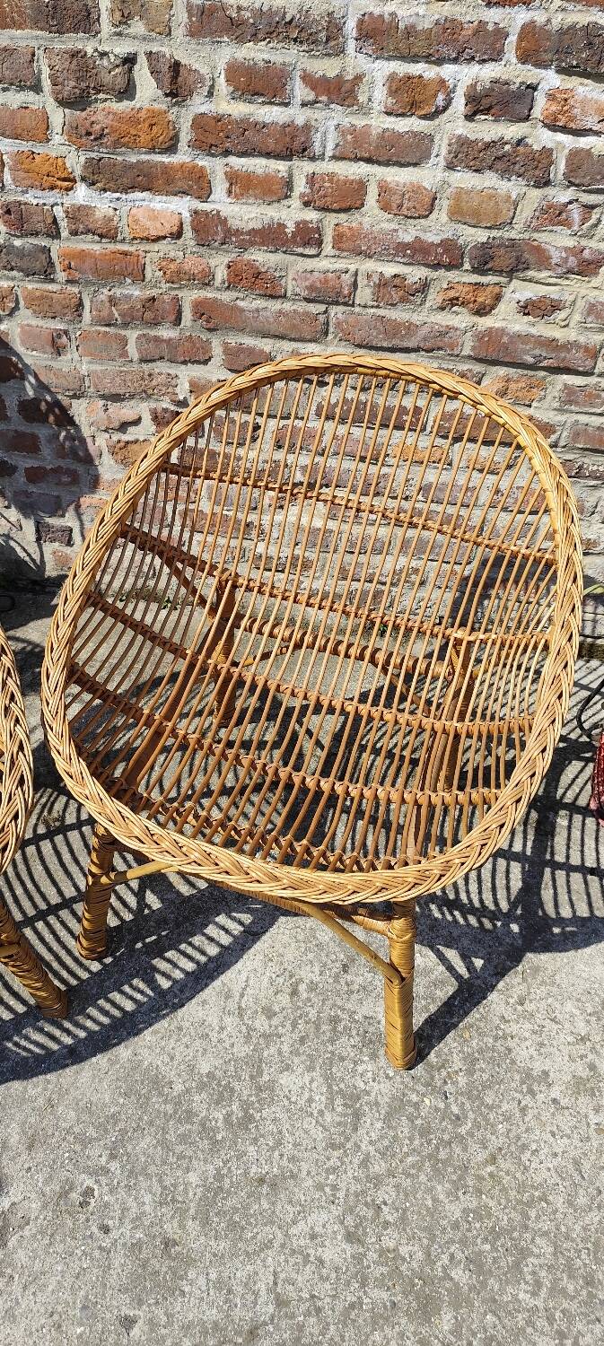 Pair of wicker armchairs