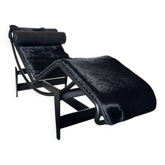 Black Leather Chaise Longue Armchair / LC4 Model Le Corbusier
